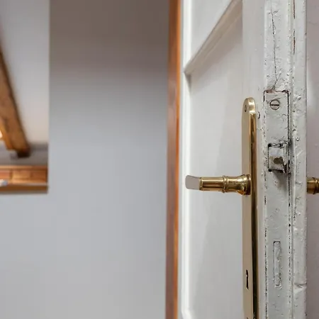 Svevo, Rustico Con Parcheggio A