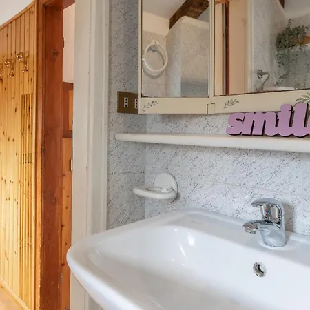 Svevo, Rustico Con Parcheggio A Terst